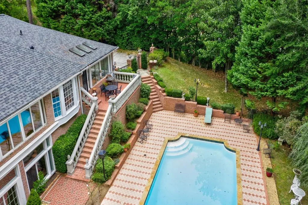 620 River Valley Road, Sandy Springs, Georgia 30328, 4 Bedrooms Bedrooms, ,5 BathroomsBathrooms,Residential,Sold,620 River Valley Road,6629984