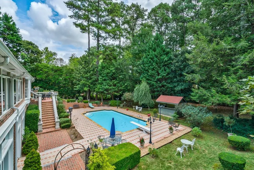 620 River Valley Road, Sandy Springs, Georgia 30328, 4 Bedrooms Bedrooms, ,5 BathroomsBathrooms,Residential,Sold,620 River Valley Road,6629984