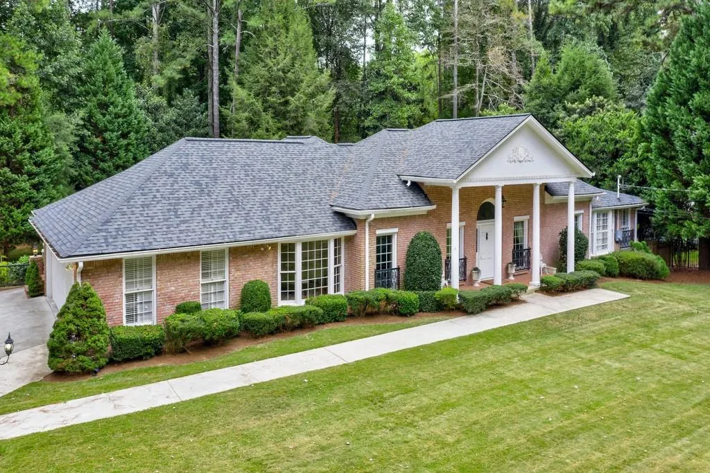 620 River Valley Road, Sandy Springs, Georgia 30328, 4 Bedrooms Bedrooms, ,5 BathroomsBathrooms,Residential,Sold,620 River Valley Road,6629984