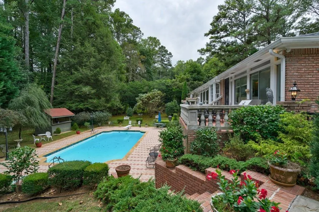 620 River Valley Road, Sandy Springs, Georgia 30328, 4 Bedrooms Bedrooms, ,5 BathroomsBathrooms,Residential,Sold,620 River Valley Road,6629984
