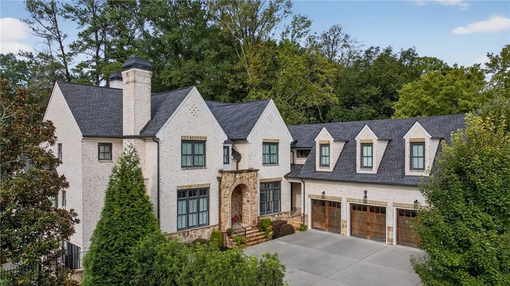 976 Ferncliff Road Ne, Atlanta, Georgia 30324, 6 Bedrooms Bedrooms, ,6 BathroomsBathrooms,Residential,For Sale,976 Ferncliff Road Ne,7659264