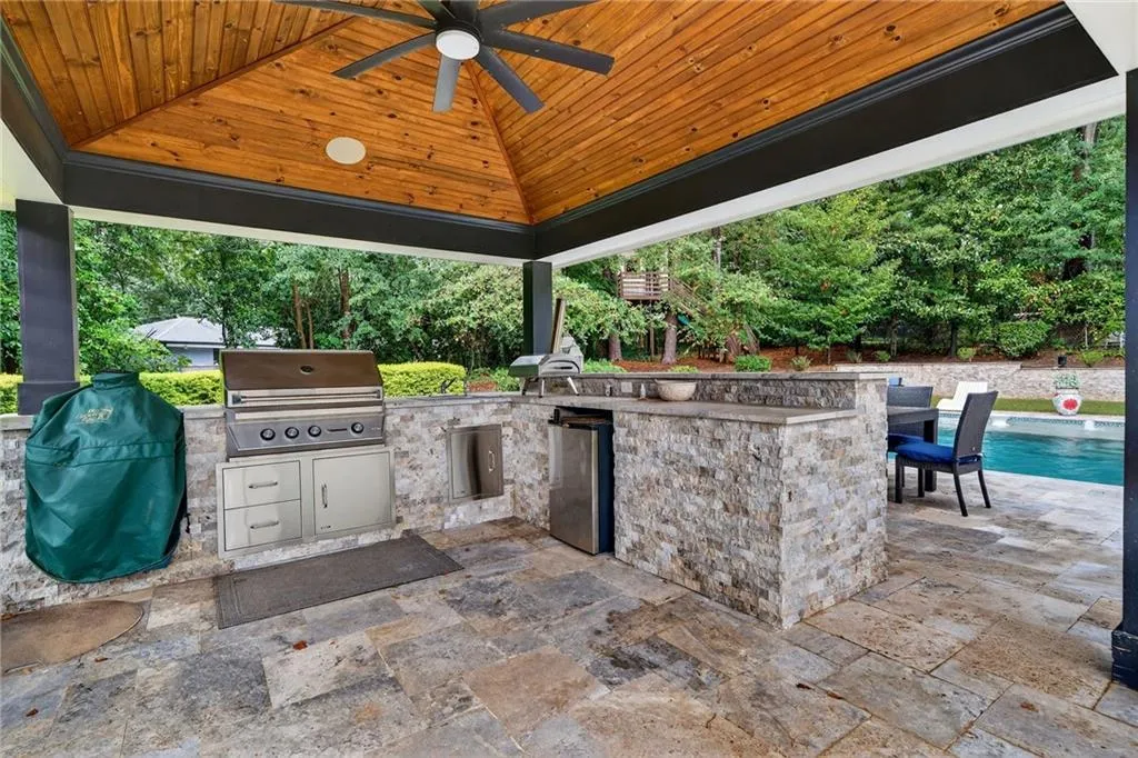 976 Ferncliff Road Ne, Atlanta, Georgia 30324, 6 Bedrooms Bedrooms, ,6 BathroomsBathrooms,Residential,For Sale,976 Ferncliff Road Ne,7659264