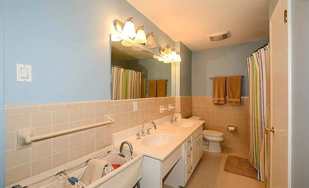 6490 Wright Circle, Atlanta, Georgia 30328, 5 Bedrooms Bedrooms, ,3 BathroomsBathrooms,Residential,Sold,6490 Wright Circle,5820269
