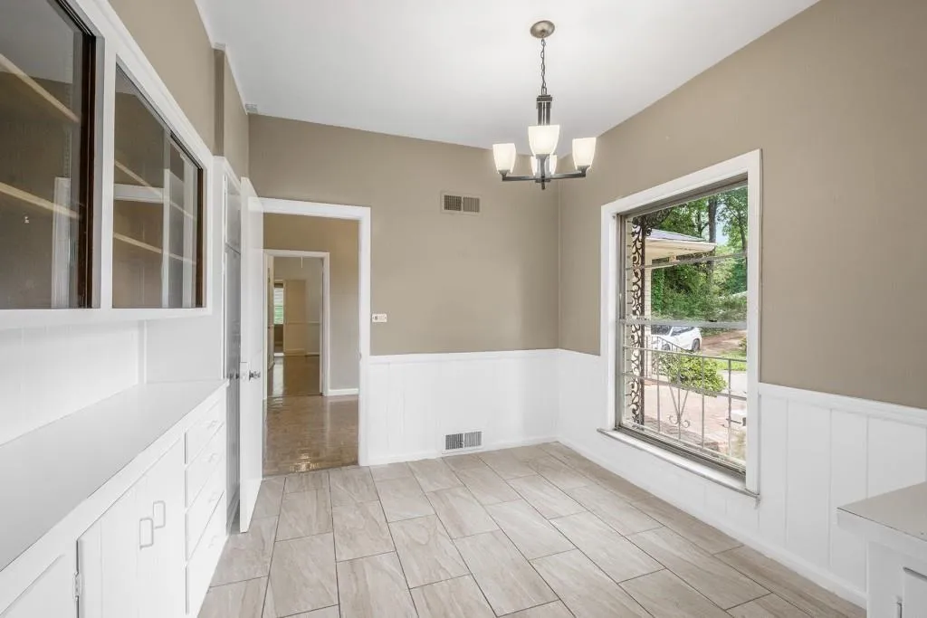 757 Old Ivy Road Ne, Atlanta, Georgia 30342, 4 Bedrooms Bedrooms, ,3 BathroomsBathrooms,Residential,For Sale,757 Old Ivy Road Ne,7695363