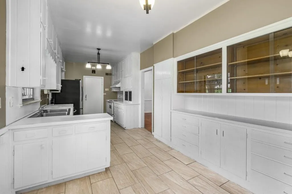 757 Old Ivy Road Ne, Atlanta, Georgia 30342, 4 Bedrooms Bedrooms, ,3 BathroomsBathrooms,Residential,For Sale,757 Old Ivy Road Ne,7695363