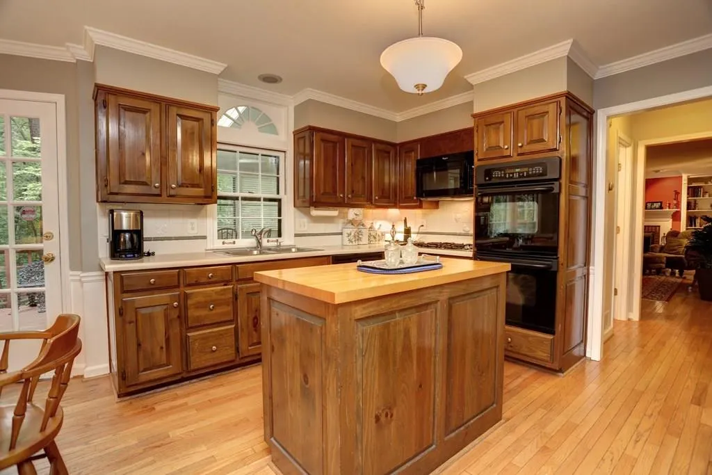 415 Spindle Court, Sandy Springs, Georgia 30350, 4 Bedrooms Bedrooms, ,4 BathroomsBathrooms,Residential,Sold,415 Spindle Court,5923882