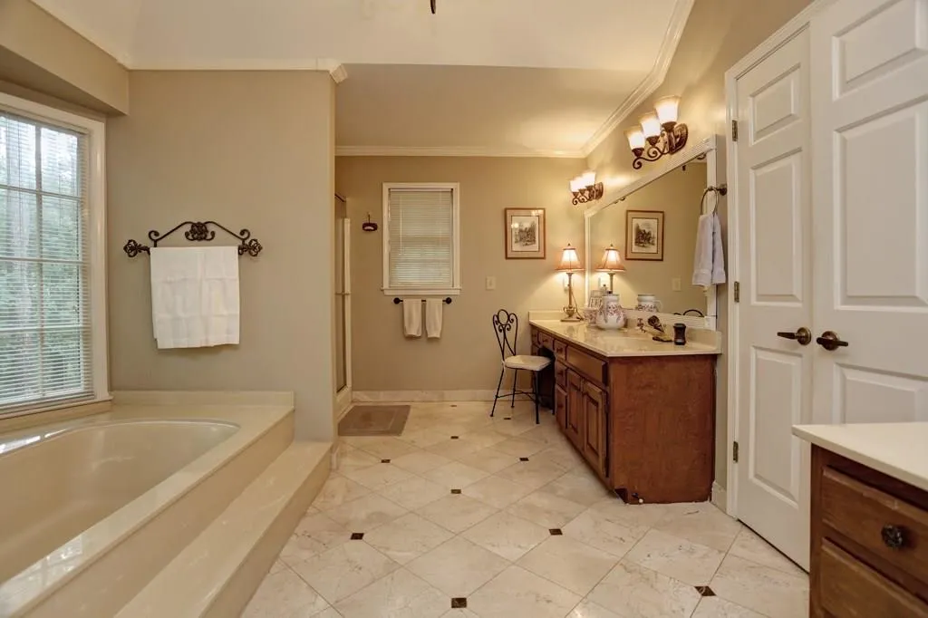 415 Spindle Court, Sandy Springs, Georgia 30350, 4 Bedrooms Bedrooms, ,4 BathroomsBathrooms,Residential,Sold,415 Spindle Court,5923882