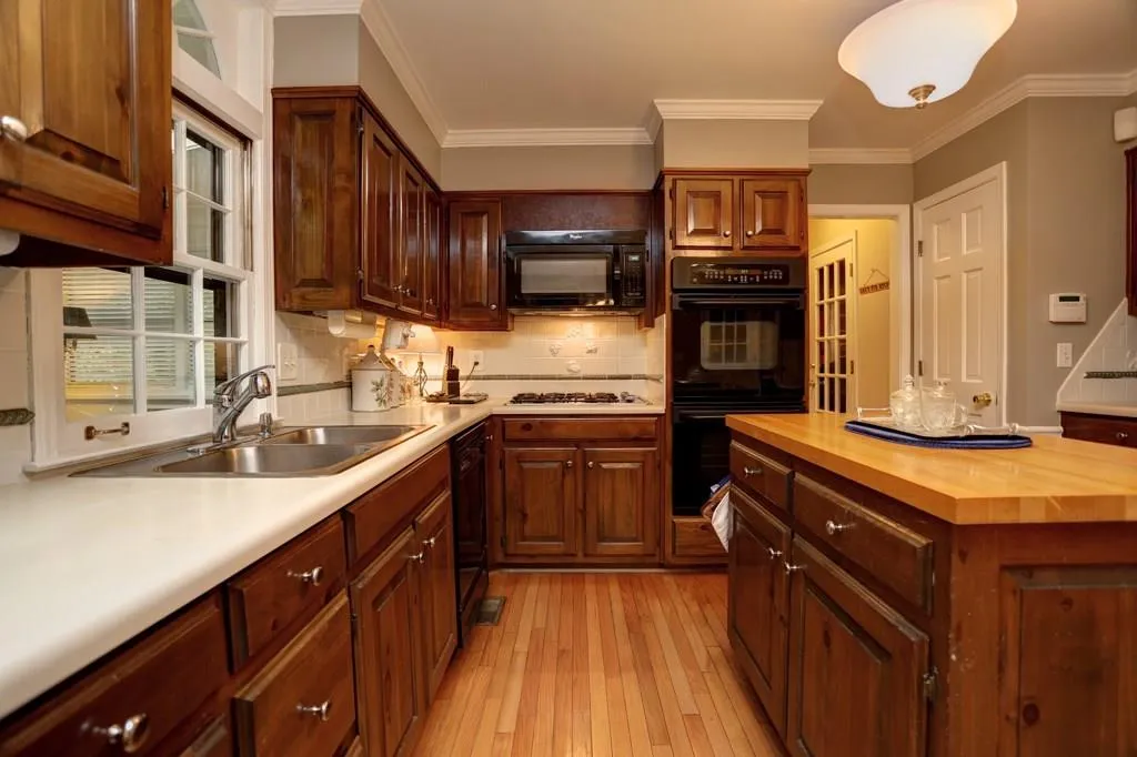 415 Spindle Court, Sandy Springs, Georgia 30350, 4 Bedrooms Bedrooms, ,4 BathroomsBathrooms,Residential,Sold,415 Spindle Court,5923882