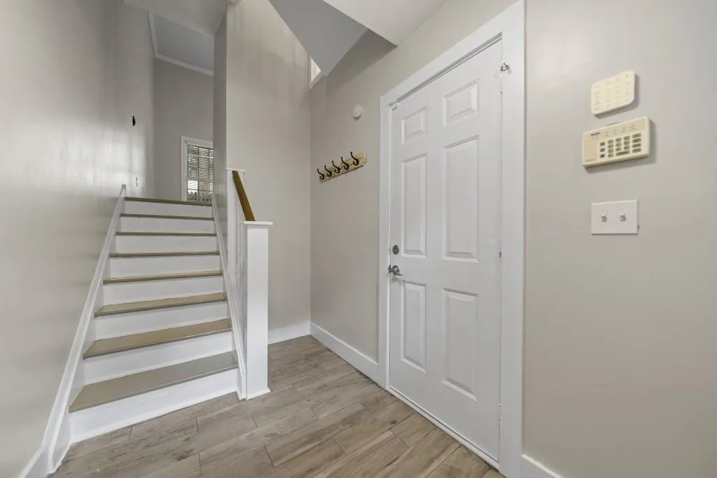 504 Brandywine Circle Unit 504, Sandy Springs, Georgia 30350, 3 Bedrooms Bedrooms, ,2 BathroomsBathrooms,Residential,Sold,504 Brandywine Circle Unit 504,6898159