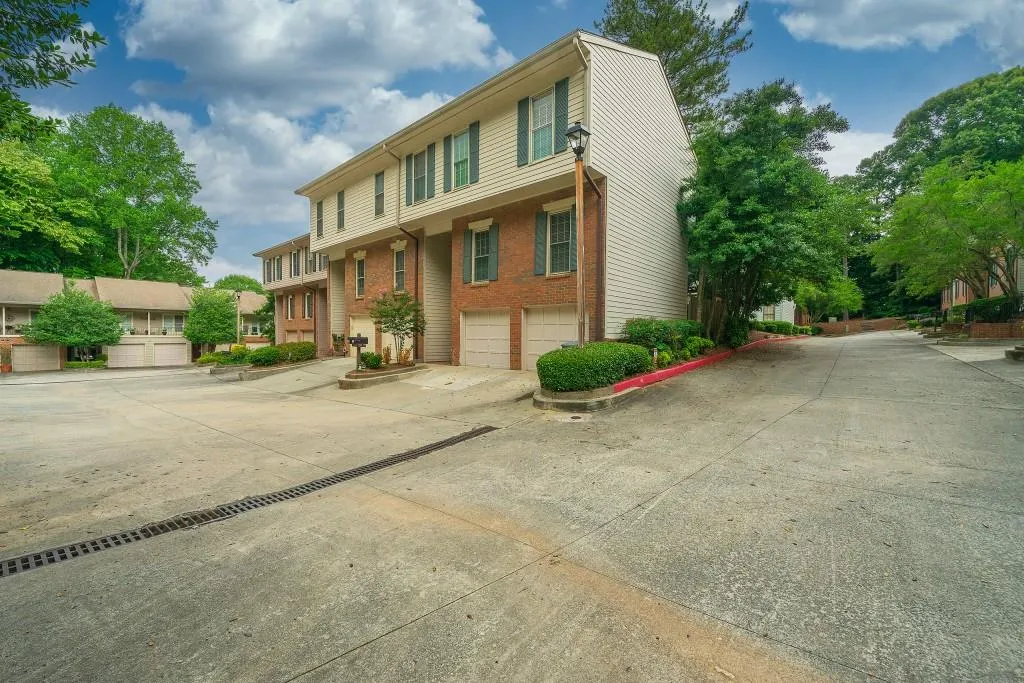 504 Brandywine Circle Unit 504, Sandy Springs, Georgia 30350, 3 Bedrooms Bedrooms, ,2 BathroomsBathrooms,Residential,Sold,504 Brandywine Circle Unit 504,6898159