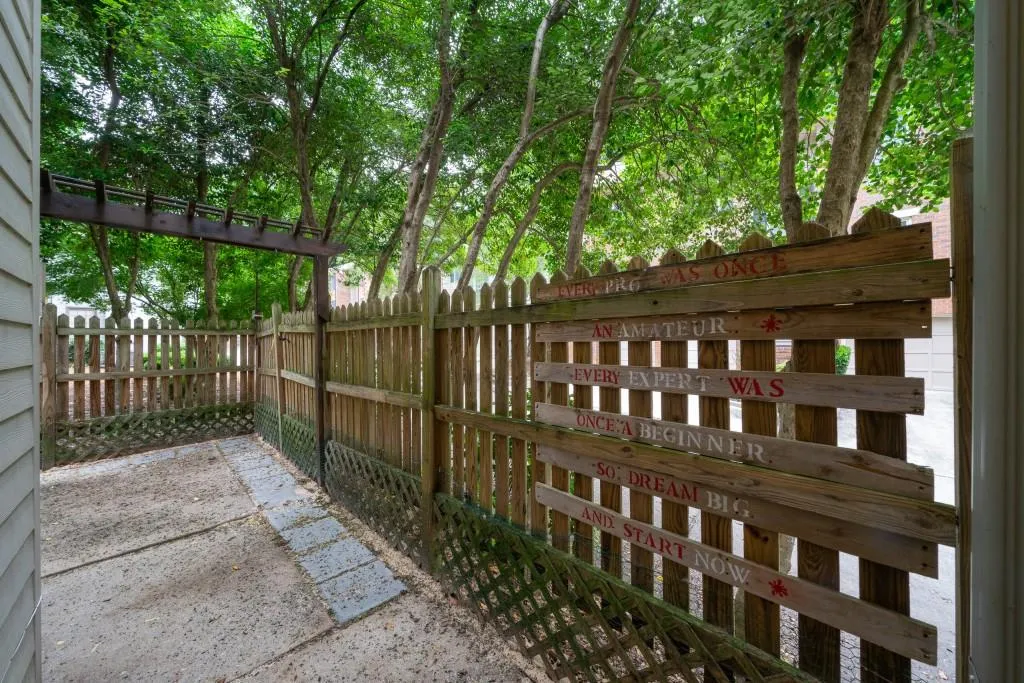 504 Brandywine Circle Unit 504, Sandy Springs, Georgia 30350, 3 Bedrooms Bedrooms, ,2 BathroomsBathrooms,Residential,Sold,504 Brandywine Circle Unit 504,6898159