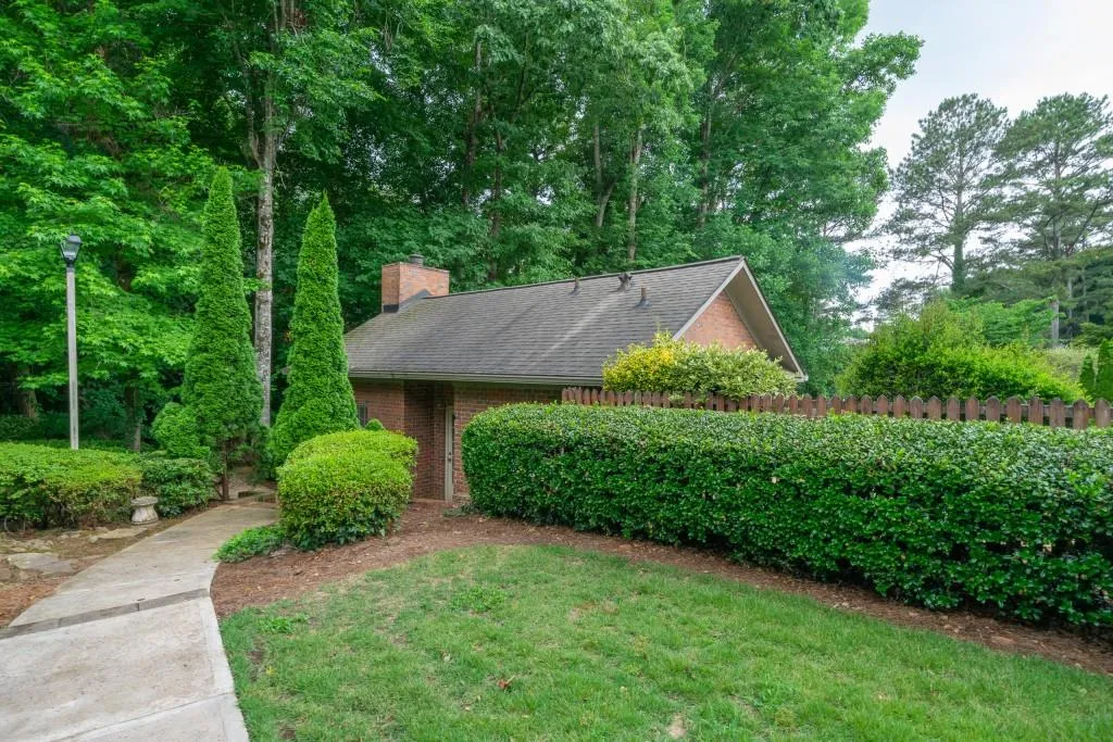 504 Brandywine Circle Unit 504, Sandy Springs, Georgia 30350, 3 Bedrooms Bedrooms, ,2 BathroomsBathrooms,Residential,Sold,504 Brandywine Circle Unit 504,6898159