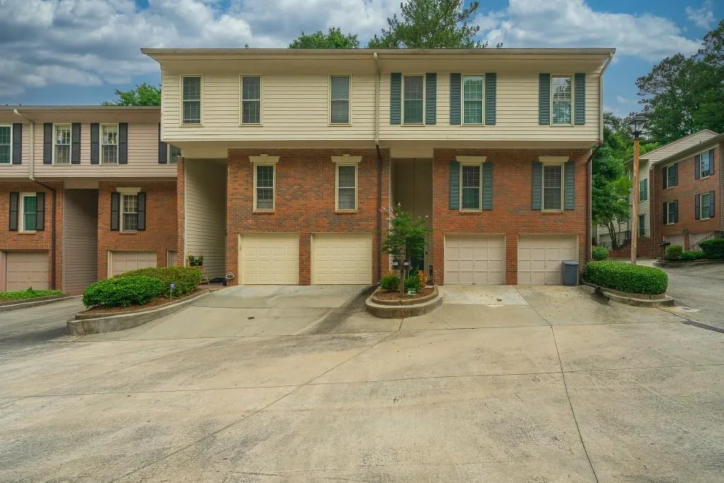 504 Brandywine Circle Unit 504, Sandy Springs, Georgia 30350, 3 Bedrooms Bedrooms, ,2 BathroomsBathrooms,Residential,Sold,504 Brandywine Circle Unit 504,6898159