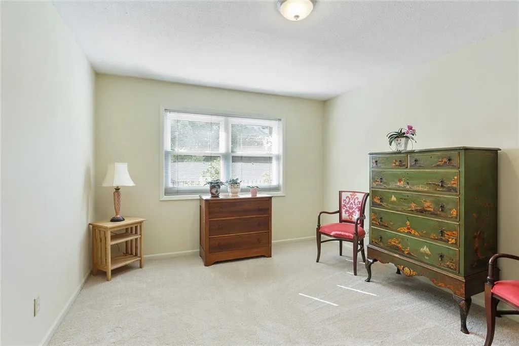 6851 Roswell Road Unit D22, Sandy Springs, Georgia 30328, 3 Bedrooms Bedrooms, ,2 BathroomsBathrooms,Residential,Sold,6851 Roswell Road Unit D22,6583806
