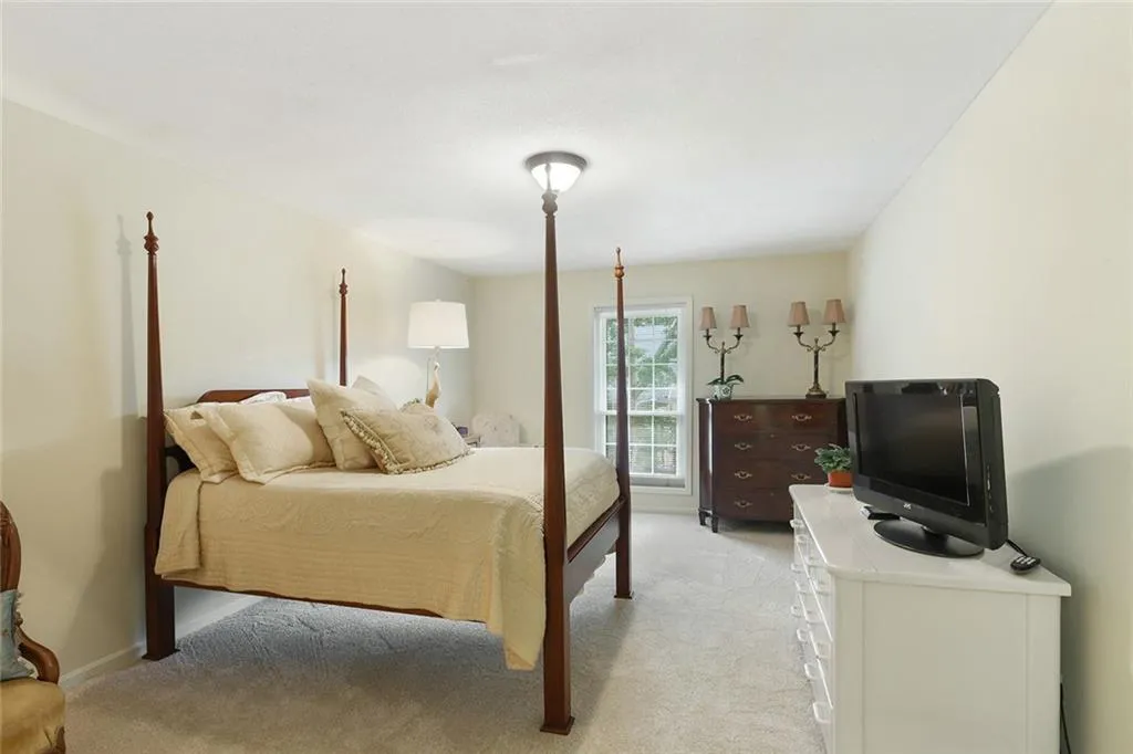 6851 Roswell Road Unit D22, Sandy Springs, Georgia 30328, 3 Bedrooms Bedrooms, ,2 BathroomsBathrooms,Residential,Sold,6851 Roswell Road Unit D22,6583806