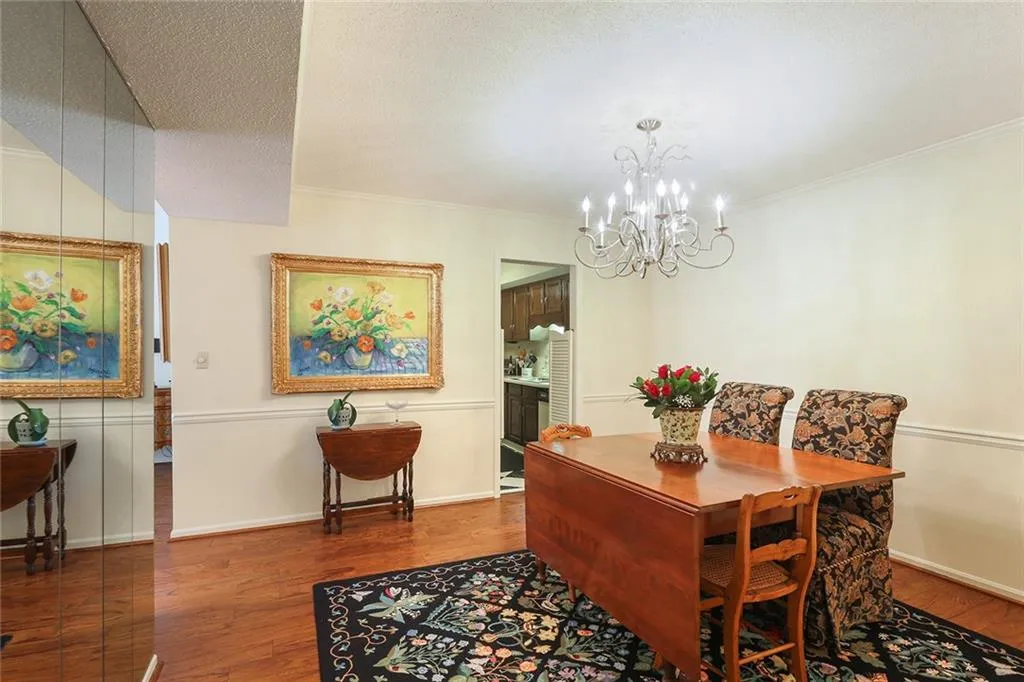 6851 Roswell Road Unit D22, Sandy Springs, Georgia 30328, 3 Bedrooms Bedrooms, ,2 BathroomsBathrooms,Residential,Sold,6851 Roswell Road Unit D22,6583806