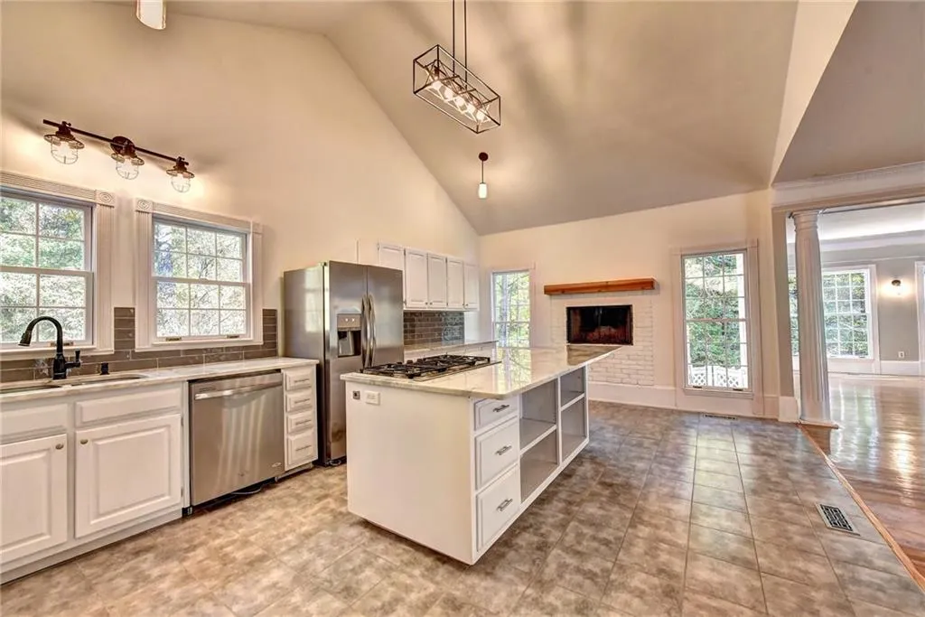 8105 River Circle, Sandy Springs, Georgia 30350, 4 Bedrooms Bedrooms, ,2 BathroomsBathrooms,Residential,Sold,8105 River Circle,6707804