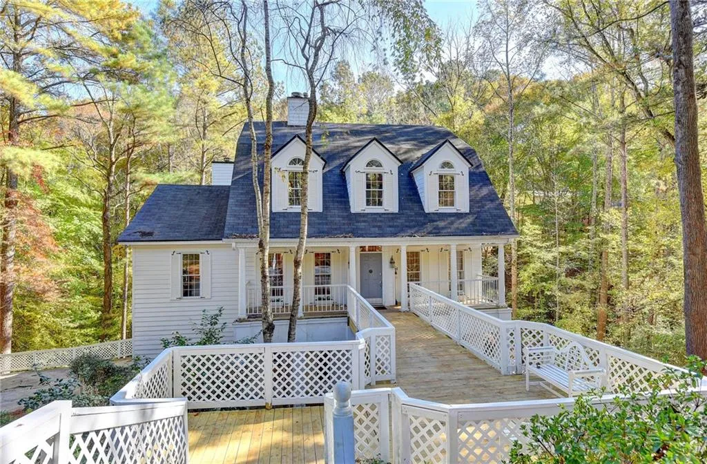 8105 River Circle, Sandy Springs, Georgia 30350, 4 Bedrooms Bedrooms, ,2 BathroomsBathrooms,Residential,Sold,8105 River Circle,6707804