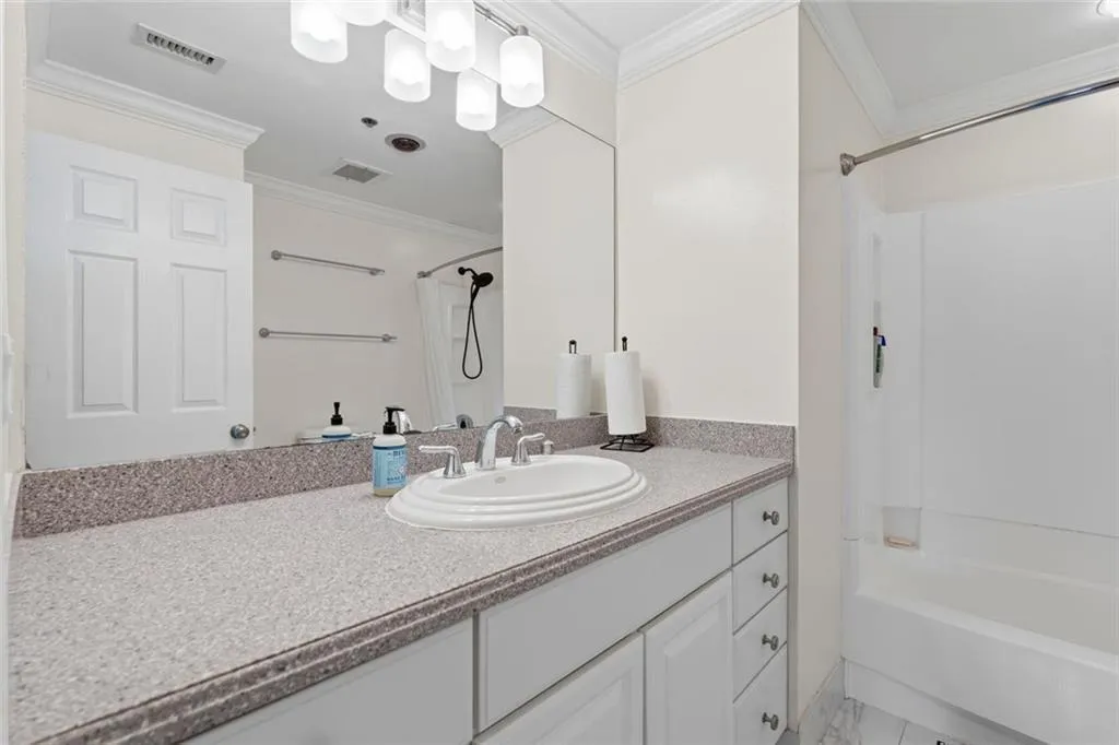 795 Hammond Drive Unit 2201, Atlanta, Georgia 30328, 2 Bedrooms Bedrooms, ,2 BathroomsBathrooms,Residential,For Sale,795 Hammond Drive Unit 2201,7749461