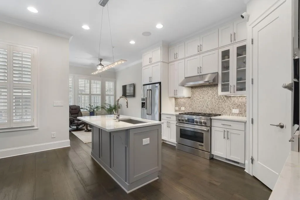 18 Peachtree Avenue Unit 5, Atlanta, Georgia 30305, 3 Bedrooms Bedrooms, 0 ,3 BathroomsBathrooms,Residential,For Sale,18 Peachtree Avenue Unit 5,7732540