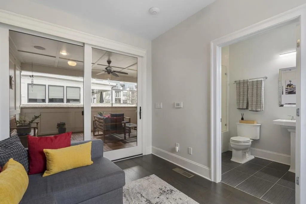 18 Peachtree Avenue Unit 5, Atlanta, Georgia 30305, 3 Bedrooms Bedrooms, 0 ,3 BathroomsBathrooms,Residential,For Sale,18 Peachtree Avenue Unit 5,7732540