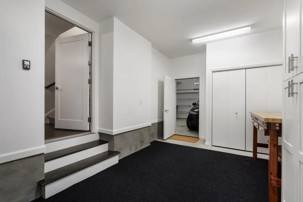 18 Peachtree Avenue Unit 5, Atlanta, Georgia 30305, 3 Bedrooms Bedrooms, 0 ,3 BathroomsBathrooms,Residential,For Sale,18 Peachtree Avenue Unit 5,7732540