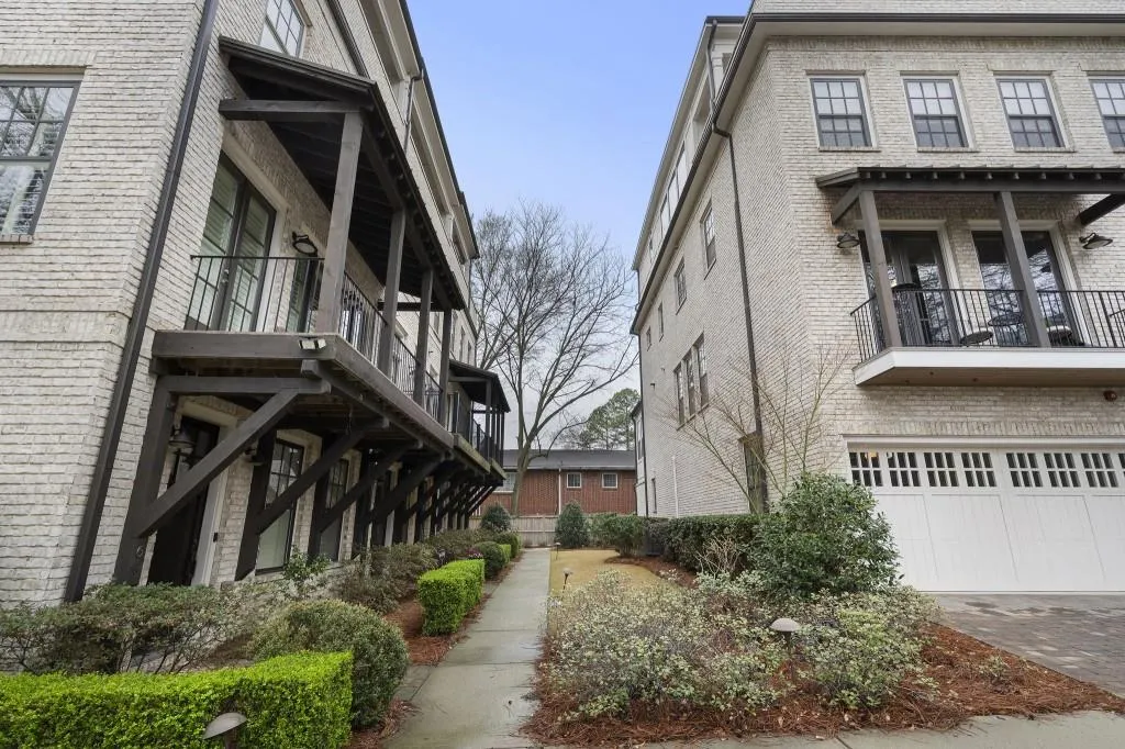 18 Peachtree Avenue Unit 5, Atlanta, Georgia 30305, 3 Bedrooms Bedrooms, 0 ,3 BathroomsBathrooms,Residential,For Sale,18 Peachtree Avenue Unit 5,7732540