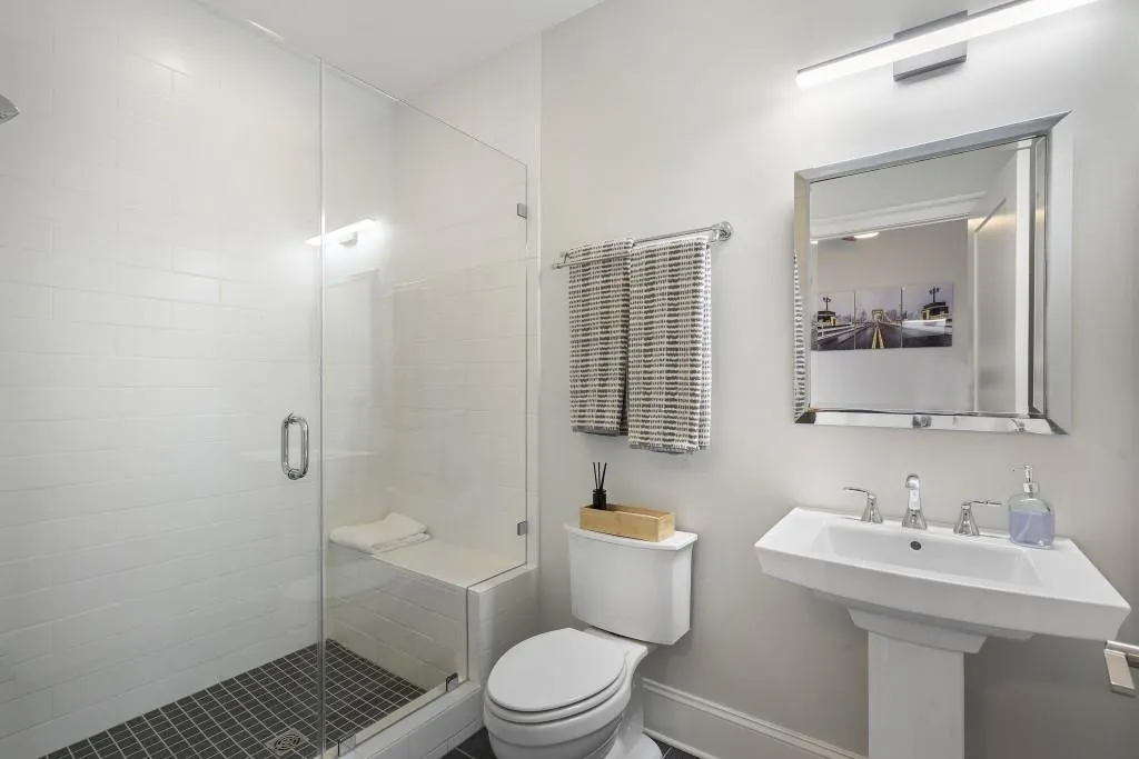18 Peachtree Avenue Unit 5, Atlanta, Georgia 30305, 3 Bedrooms Bedrooms, 0 ,3 BathroomsBathrooms,Residential,For Sale,18 Peachtree Avenue Unit 5,7732540