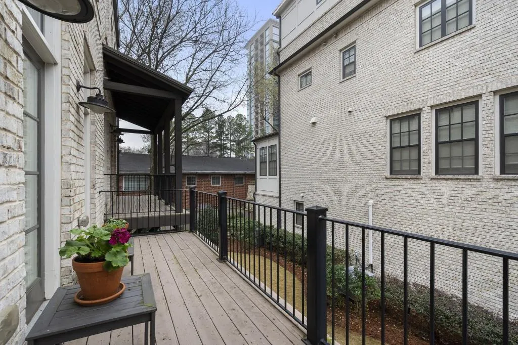 18 Peachtree Avenue Unit 5, Atlanta, Georgia 30305, 3 Bedrooms Bedrooms, 0 ,3 BathroomsBathrooms,Residential,For Sale,18 Peachtree Avenue Unit 5,7732540