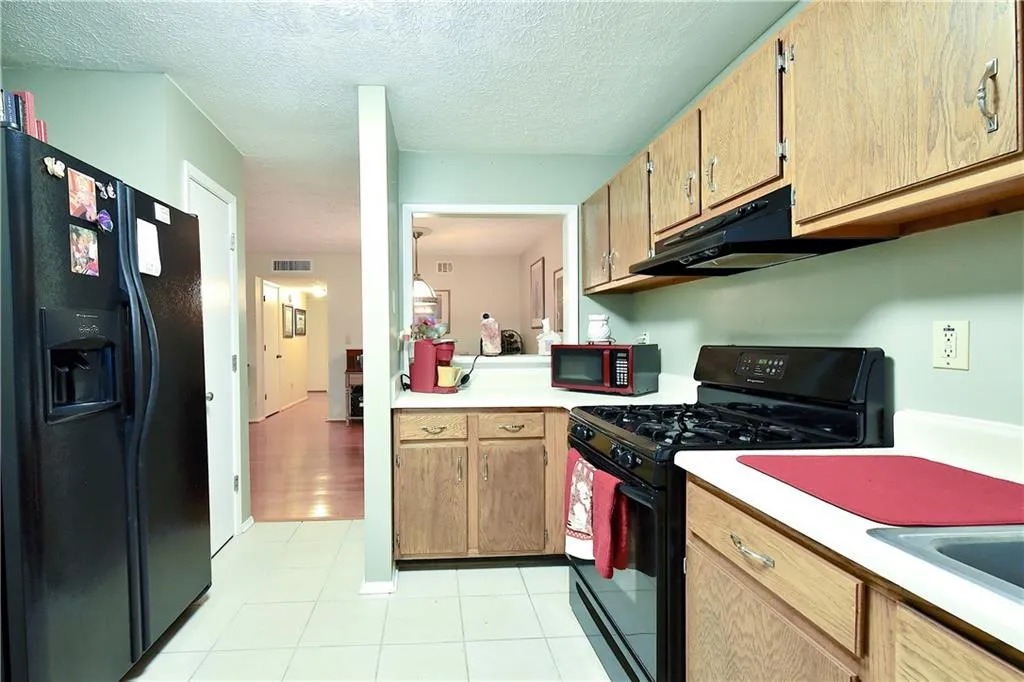905 Woodcliff Drive, Sandy Springs, Georgia 30350, 2 Bedrooms Bedrooms, ,2 BathroomsBathrooms,Residential,Sold,905 Woodcliff Drive,6983868