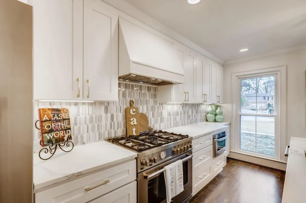 790 Overhill Court, Sandy Springs, Georgia 30328, 6 Bedrooms Bedrooms, ,4 BathroomsBathrooms,Residential,Sold,790 Overhill Court,6825535