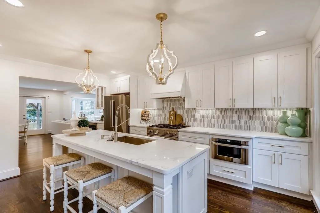 790 Overhill Court, Sandy Springs, Georgia 30328, 6 Bedrooms Bedrooms, ,4 BathroomsBathrooms,Residential,Sold,790 Overhill Court,6825535