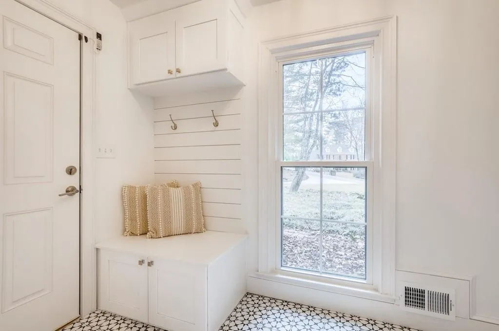 790 Overhill Court, Sandy Springs, Georgia 30328, 6 Bedrooms Bedrooms, ,4 BathroomsBathrooms,Residential,Sold,790 Overhill Court,6825535