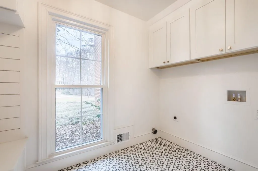 790 Overhill Court, Sandy Springs, Georgia 30328, 6 Bedrooms Bedrooms, ,4 BathroomsBathrooms,Residential,Sold,790 Overhill Court,6825535