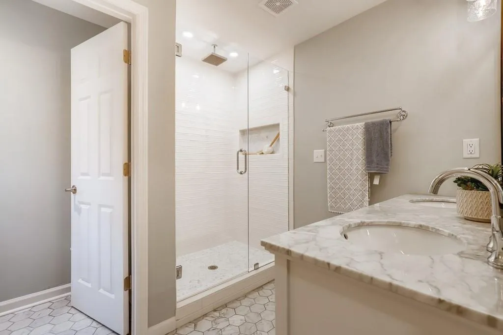 790 Overhill Court, Sandy Springs, Georgia 30328, 6 Bedrooms Bedrooms, ,4 BathroomsBathrooms,Residential,Sold,790 Overhill Court,6825535