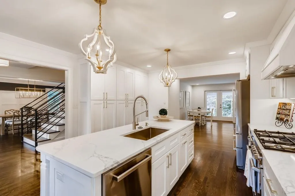 790 Overhill Court, Sandy Springs, Georgia 30328, 6 Bedrooms Bedrooms, ,4 BathroomsBathrooms,Residential,Sold,790 Overhill Court,6825535