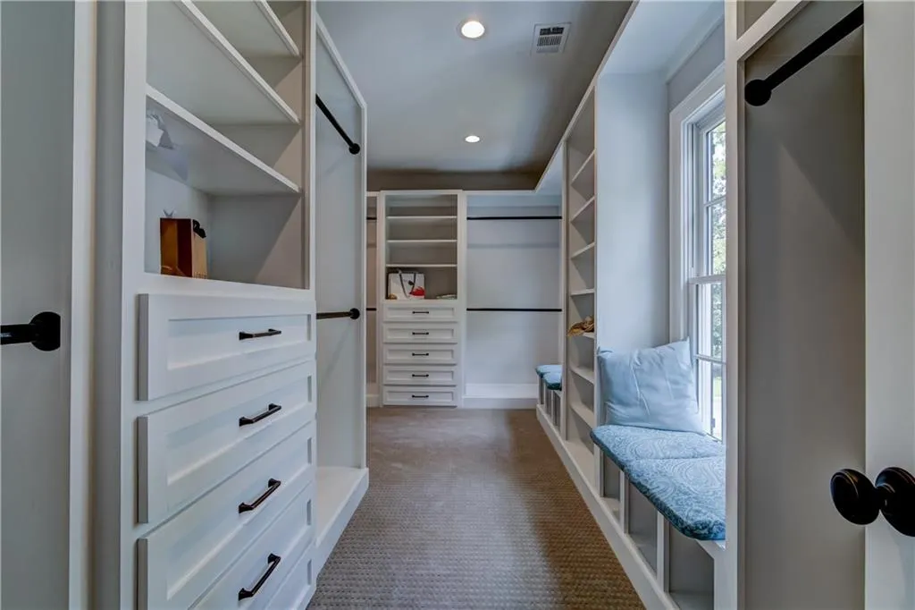 5840 Hilderbrand Drive, Sandy Springs, Georgia 30328, 5 Bedrooms Bedrooms, ,4 BathroomsBathrooms,Residential,Sold,5840 Hilderbrand Drive,5904176