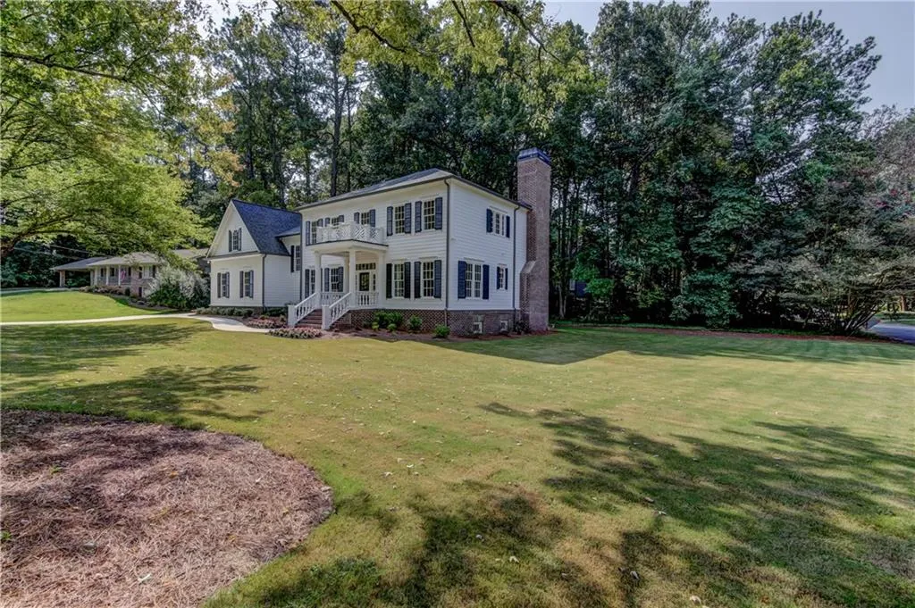 5840 Hilderbrand Drive, Sandy Springs, Georgia 30328, 5 Bedrooms Bedrooms, ,4 BathroomsBathrooms,Residential,Sold,5840 Hilderbrand Drive,5904176