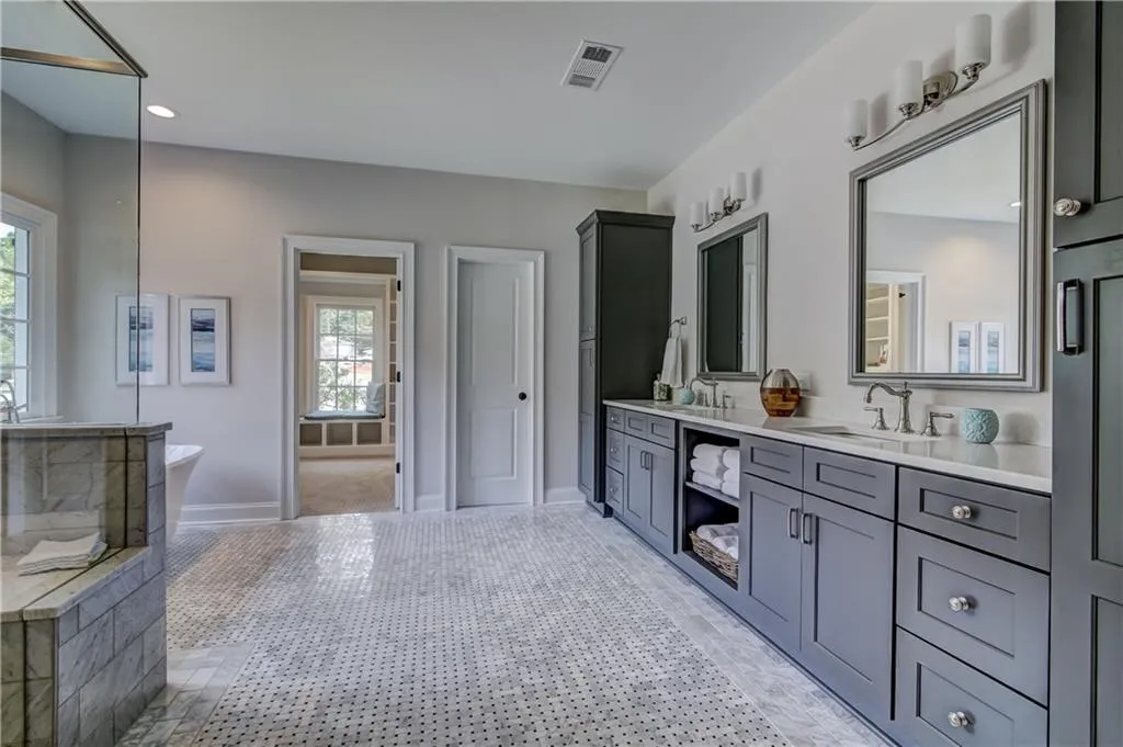 5840 Hilderbrand Drive, Sandy Springs, Georgia 30328, 5 Bedrooms Bedrooms, ,4 BathroomsBathrooms,Residential,Sold,5840 Hilderbrand Drive,5904176