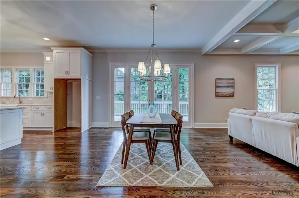 5840 Hilderbrand Drive, Sandy Springs, Georgia 30328, 5 Bedrooms Bedrooms, ,4 BathroomsBathrooms,Residential,Sold,5840 Hilderbrand Drive,5904176