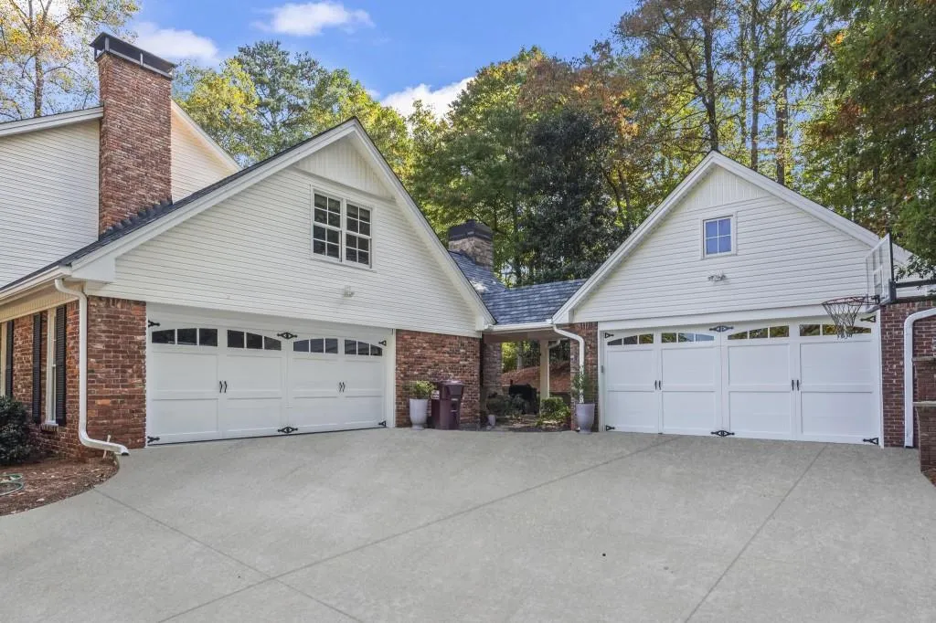 1530 Chaparral Place Ne, Atlanta, Georgia 30350, 5 Bedrooms Bedrooms, ,4 BathroomsBathrooms,Residential,Sold,1530 Chaparral Place Ne,7479645