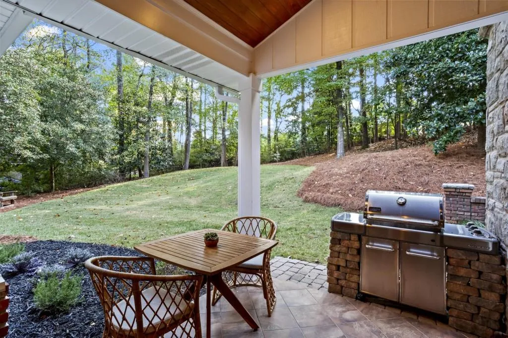 1530 Chaparral Place Ne, Atlanta, Georgia 30350, 5 Bedrooms Bedrooms, ,4 BathroomsBathrooms,Residential,Sold,1530 Chaparral Place Ne,7479645