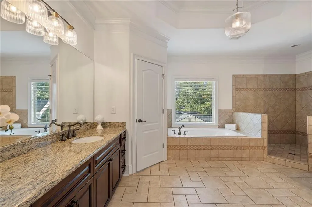 2643 Caldwell Road Ne, Atlanta, Georgia 30319, 6 Bedrooms Bedrooms, ,7 BathroomsBathrooms,Residential,For Sale,2643 Caldwell Road Ne,7664602