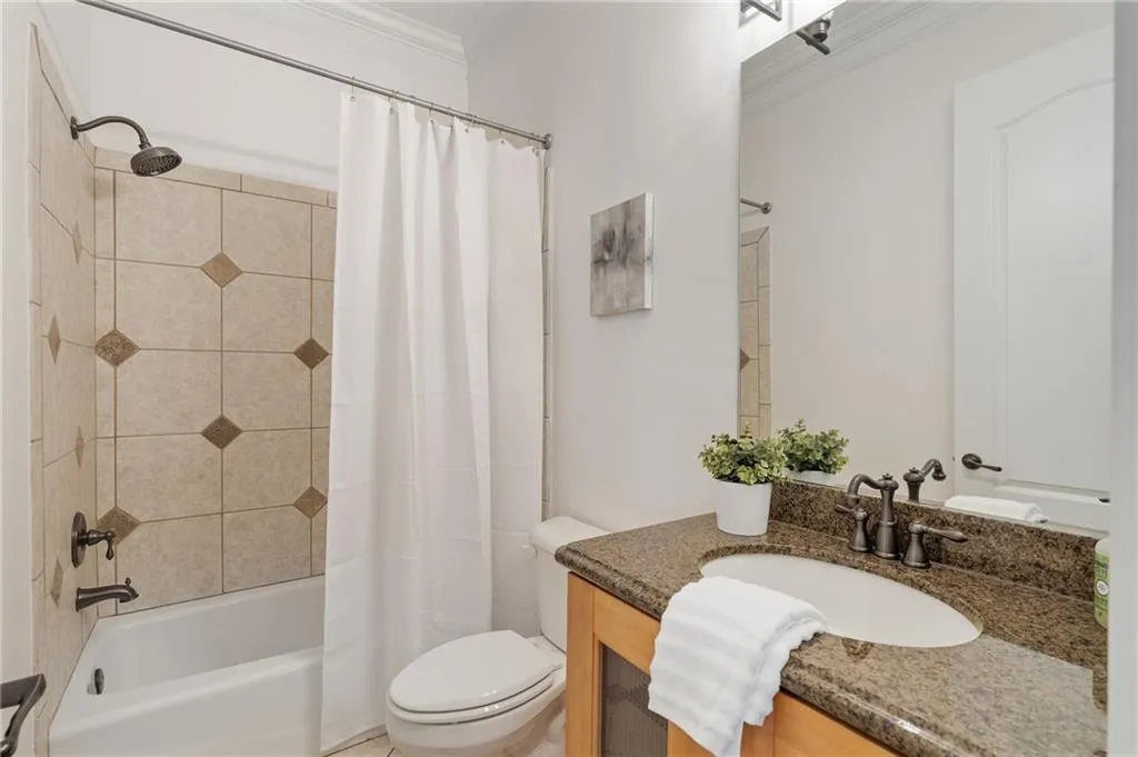 2643 Caldwell Road Ne, Atlanta, Georgia 30319, 6 Bedrooms Bedrooms, ,7 BathroomsBathrooms,Residential,For Sale,2643 Caldwell Road Ne,7664602