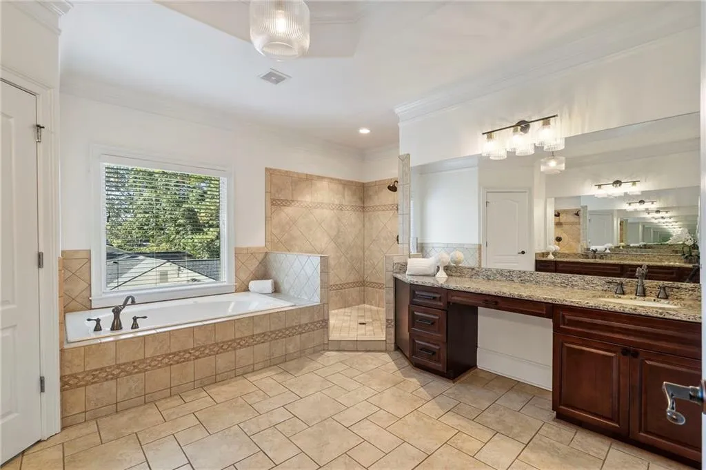 2643 Caldwell Road Ne, Atlanta, Georgia 30319, 6 Bedrooms Bedrooms, ,7 BathroomsBathrooms,Residential,For Sale,2643 Caldwell Road Ne,7664602