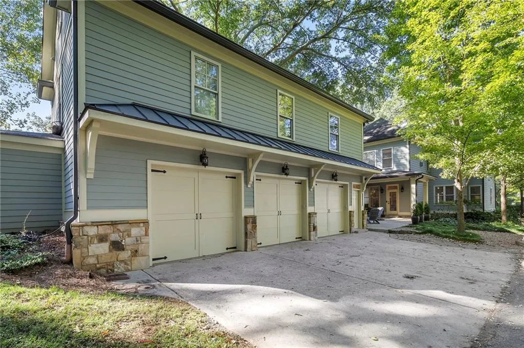 2643 Caldwell Road Ne, Atlanta, Georgia 30319, 6 Bedrooms Bedrooms, ,7 BathroomsBathrooms,Residential,For Sale,2643 Caldwell Road Ne,7664602