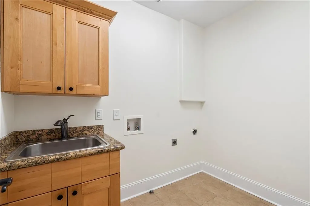 2643 Caldwell Road Ne, Atlanta, Georgia 30319, 6 Bedrooms Bedrooms, ,7 BathroomsBathrooms,Residential,For Sale,2643 Caldwell Road Ne,7664602