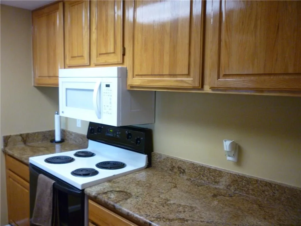 3481 Lakeside Drive Ne Unit 804, Atlanta, Georgia 30326, 1 Bedroom Bedrooms, ,1 BathroomBathrooms,Residential,Sold,3481 Lakeside Drive Ne Unit 804,5766202