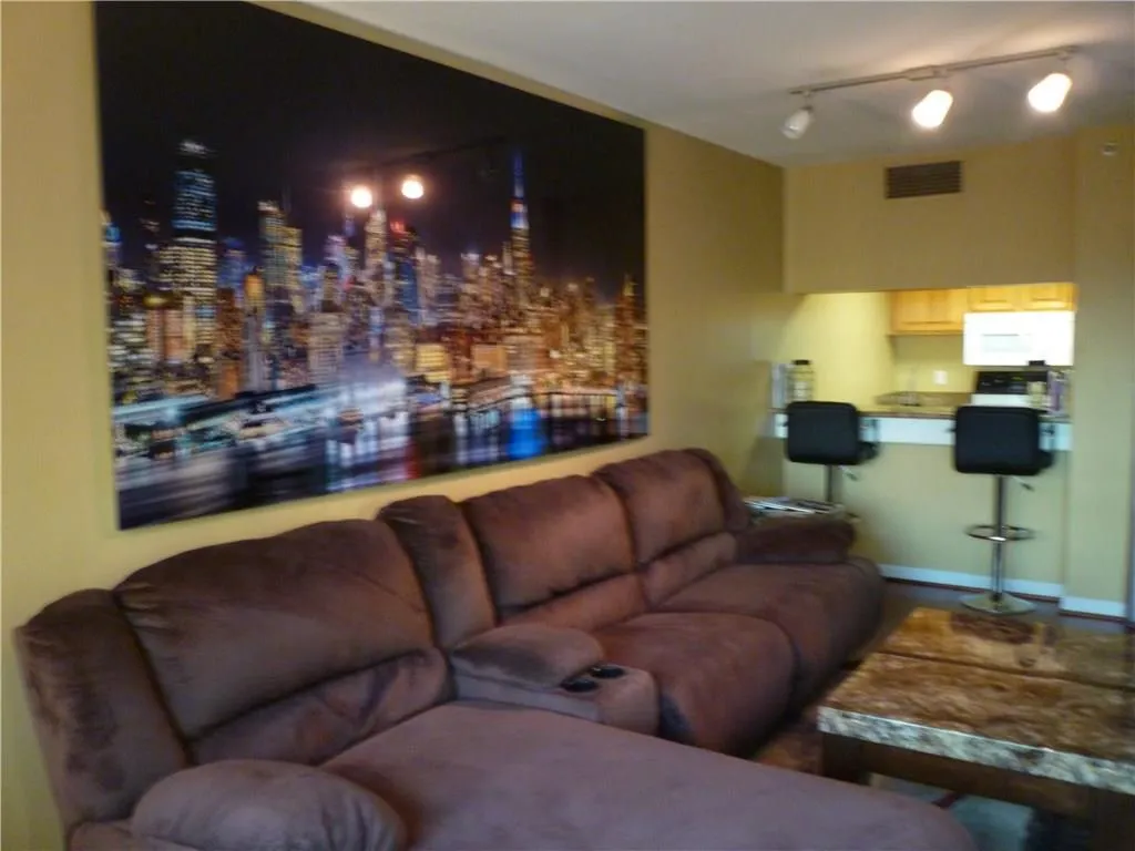 3481 Lakeside Drive Ne Unit 804, Atlanta, Georgia 30326, 1 Bedroom Bedrooms, ,1 BathroomBathrooms,Residential,Sold,3481 Lakeside Drive Ne Unit 804,5766202