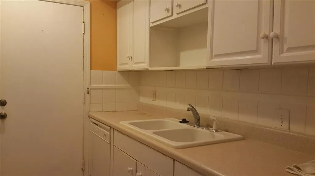 6851 Roswell Road Unit O2, Atlanta, Georgia 30328, 1 Bedroom Bedrooms, ,1 BathroomBathrooms,Residential,Sold,6851 Roswell Road Unit O2,5807704
